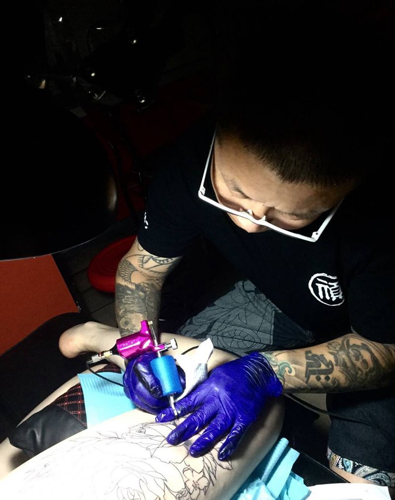 大腿速写牡丹纹身图片_欧美巴依纹身内蒙古纹身专业纹身腿部纹身图案