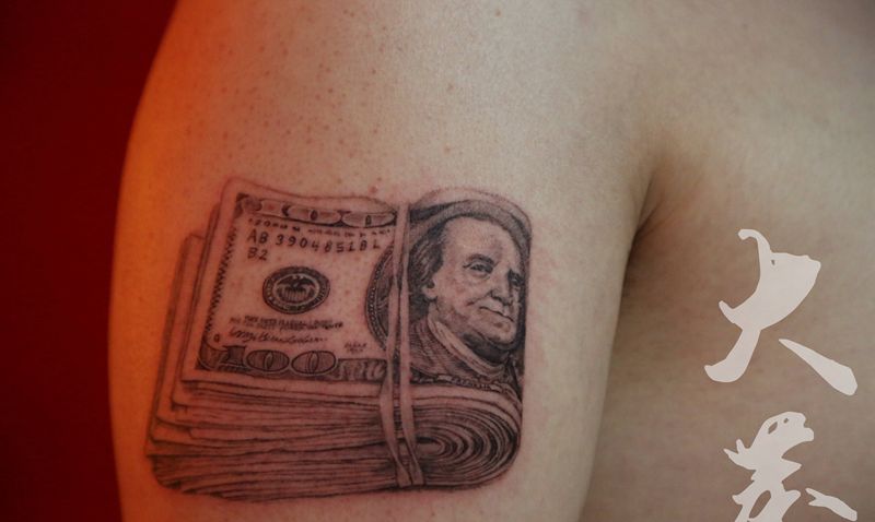 美金纹身图片_手臂欧美写实纹身图案