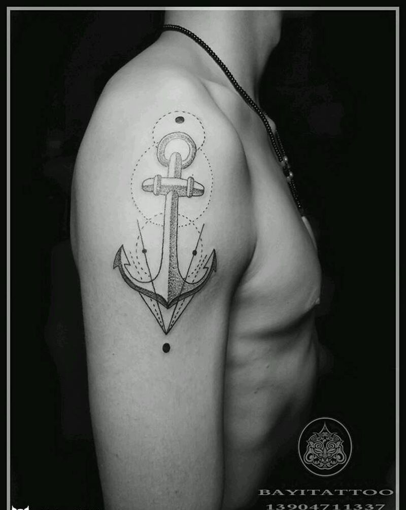 点刺船锚纹身图片_手臂点刺船锚纹身图案