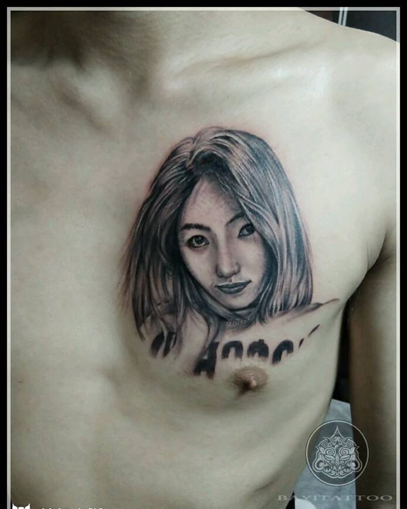 别人媳妇纹身图片_胸部欧美写实肖像纹身图案