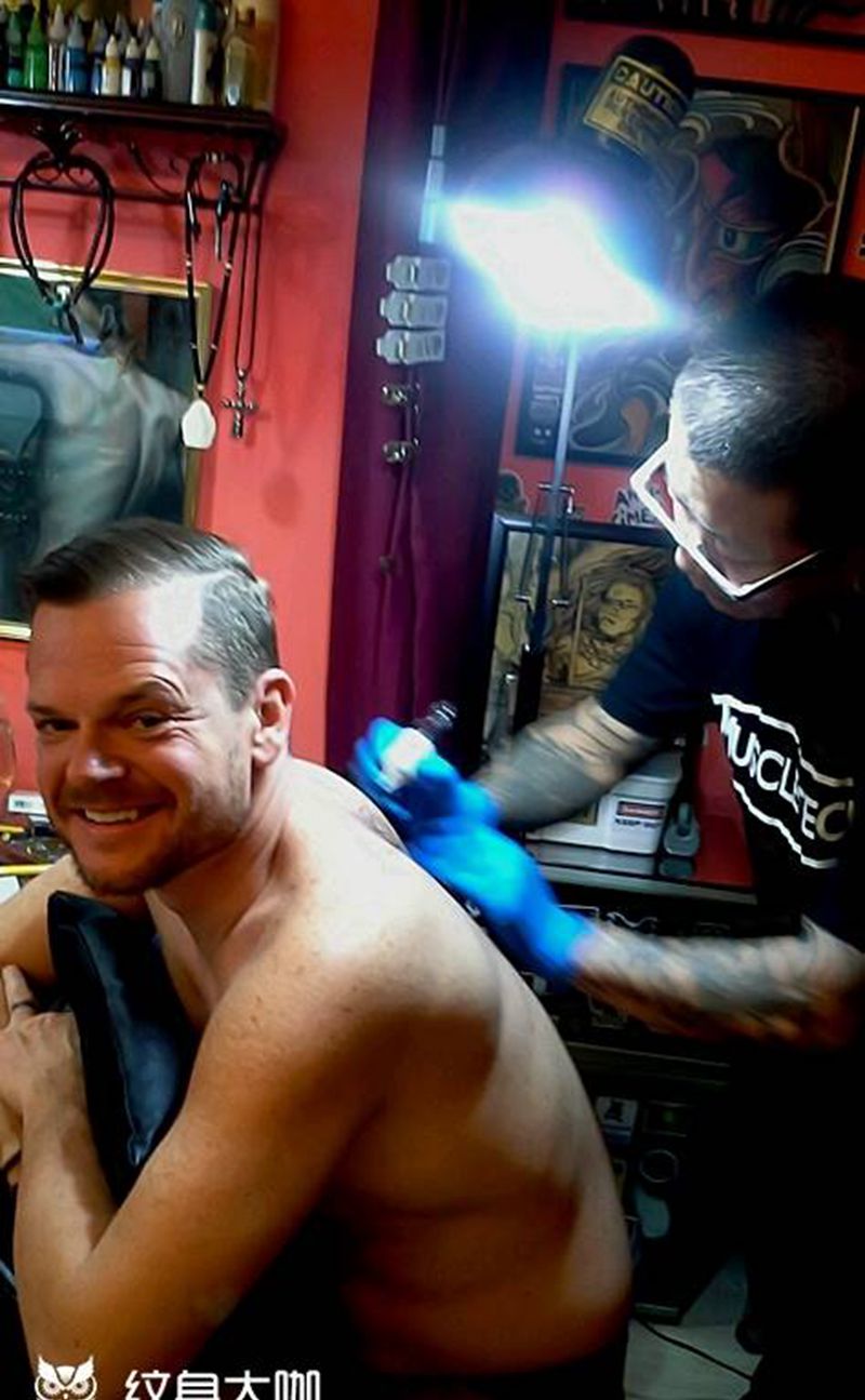 美国飞行员的～～～爱纹身图片_颈部国画巴依纹身专业纹身纹身培训纹身图案