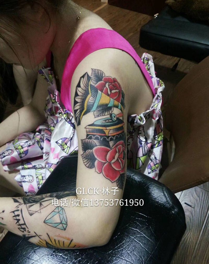 花臂花纹身图片_手臂欧美植物纹身图案