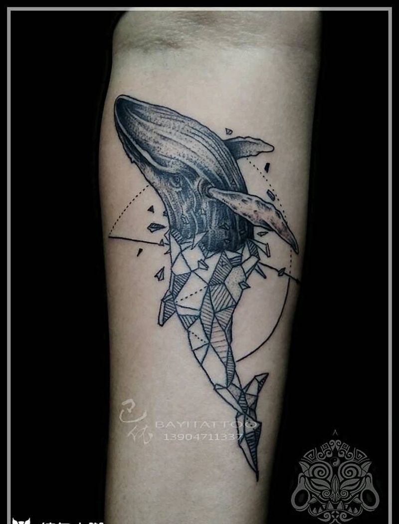 几何鲸鱼纹身图片_手臂欧美几何内蒙古纹呼市巴依点刺纹身图案