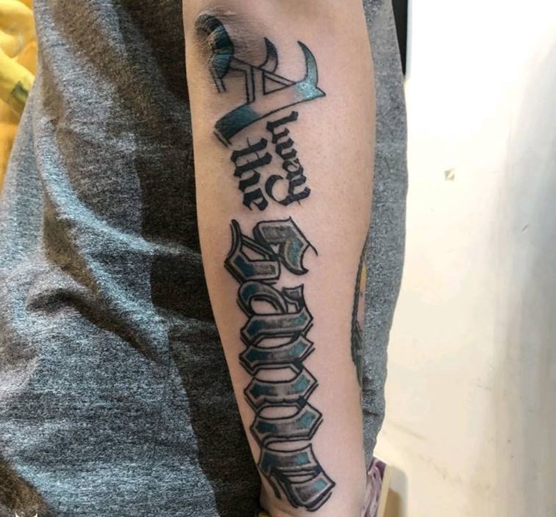 原创奇卡诺纹身图片_手臂花体字纹身图案