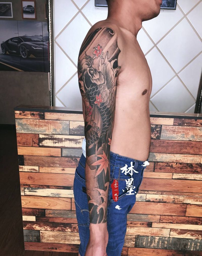 鱼花臂纹身图片_手稿手臂传统动物纹身图案