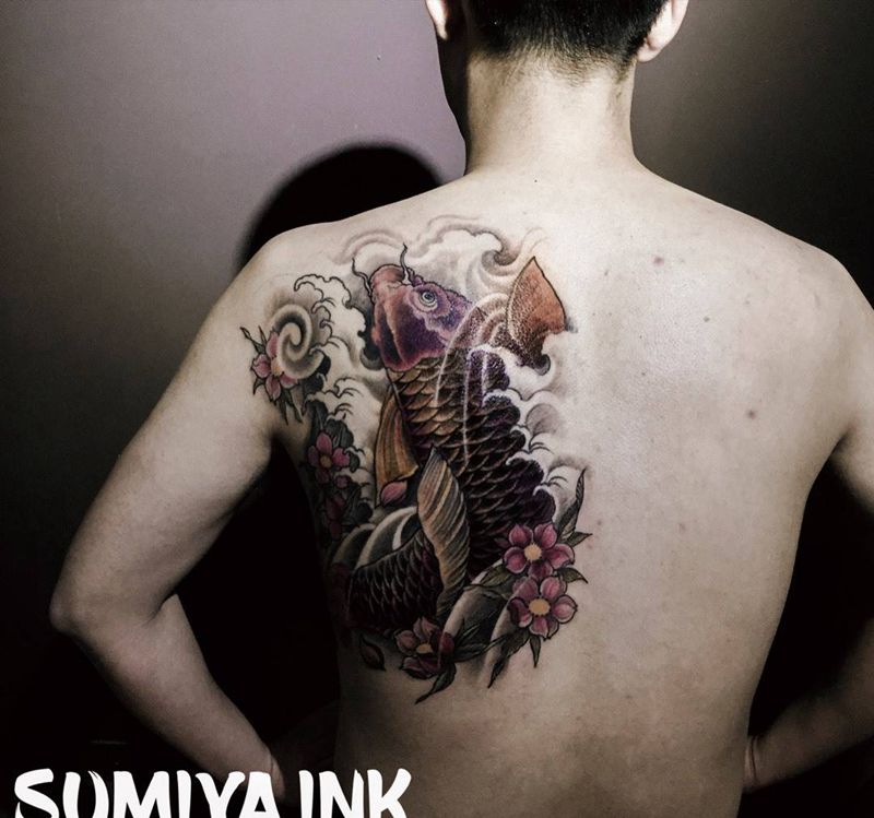 樱花紫金锦鲤纹身图片