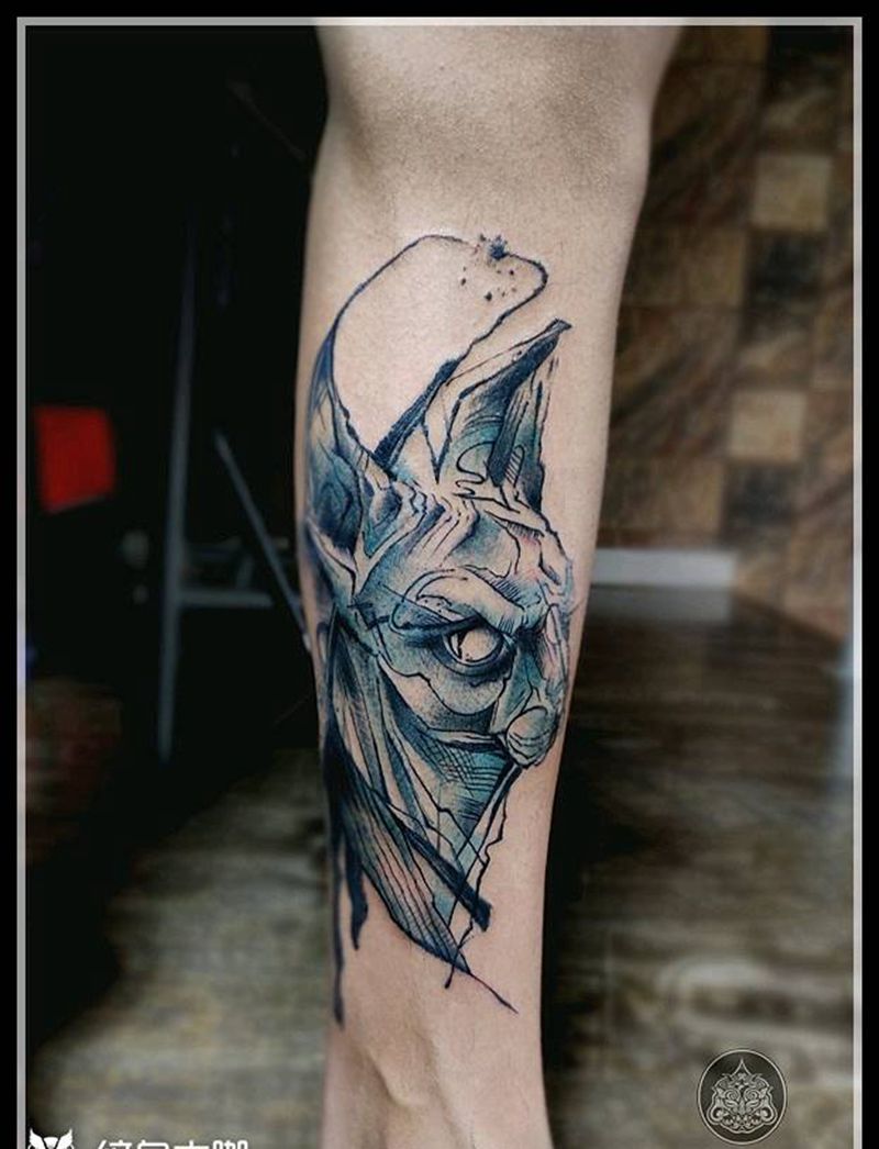 斯芬克斯纹身图片_腿部水墨水彩速写斯芬克斯纹身图案