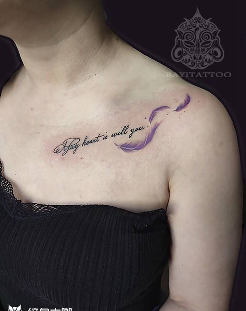 锁骨英文羽毛纹身图片_胸部花体字小清新锁骨纹身纹身图案