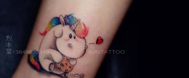 萌独角兽与曲奇饼干纹身图片_插画腿部清新欧美动物独角兽纹身图案