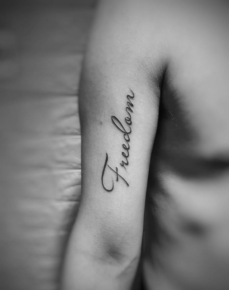 大臂英文纹身图片