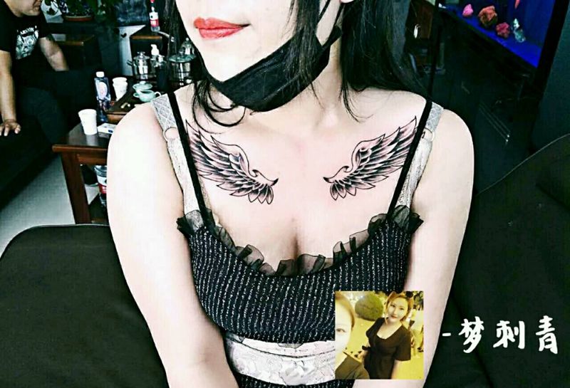 翅膀纹身图片_肩部清新成品纹身图案