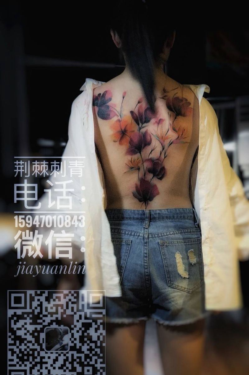 水墨花纹身图片