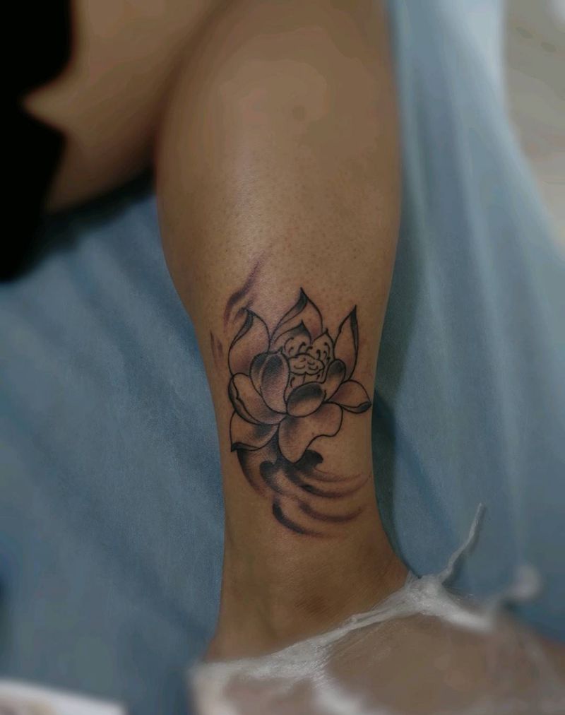 随意莲花纹身图片