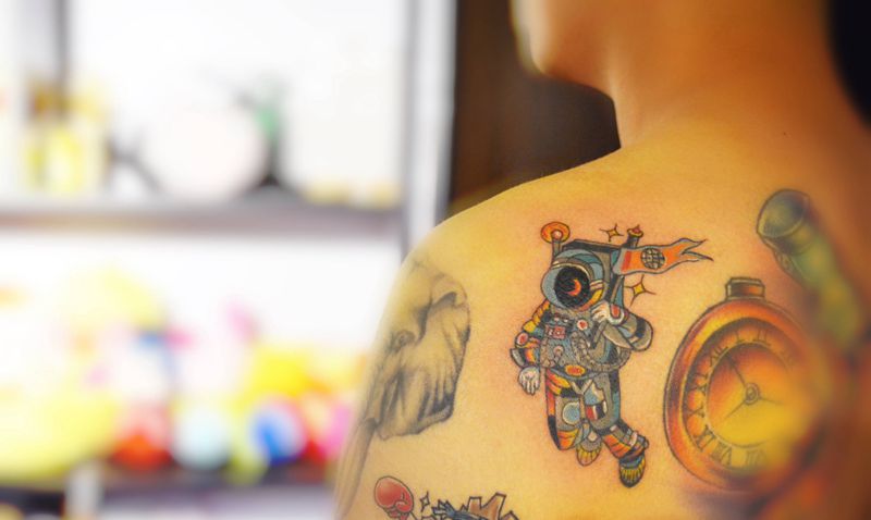 宇航员纹身图片_手臂肩部Old SchoolNew School纹身图案