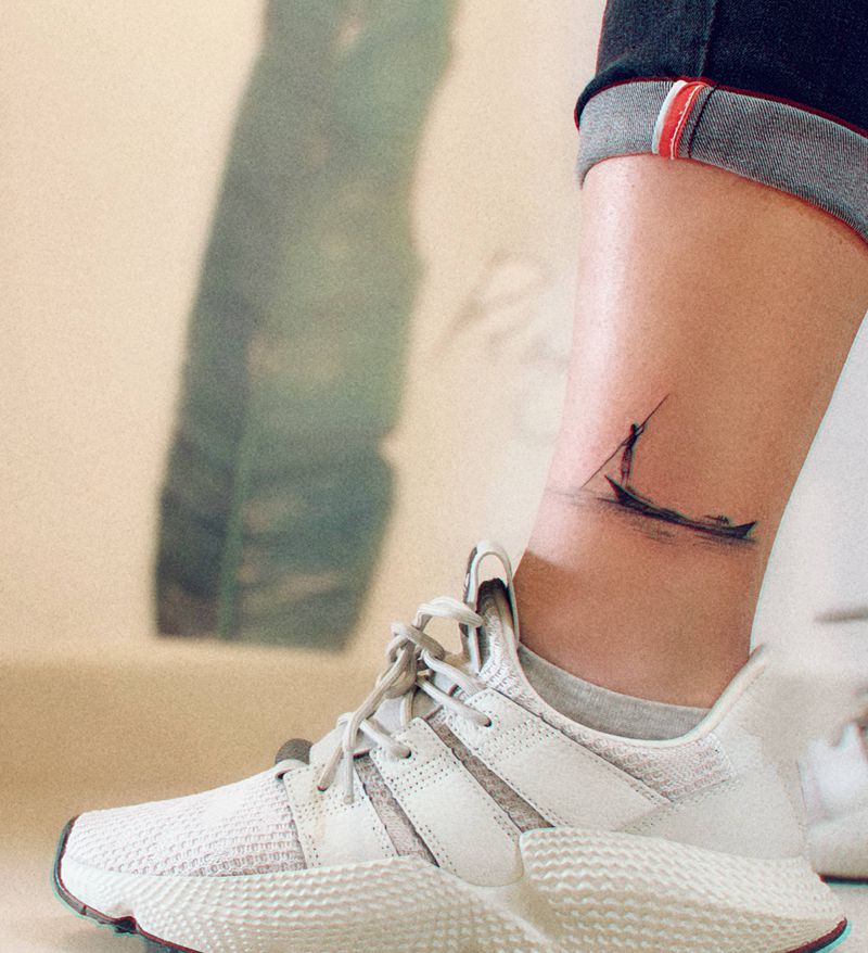 小船纹身图片_脚部纹身图案