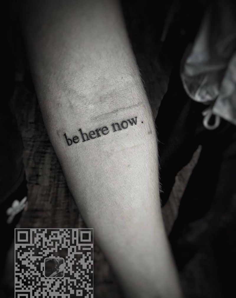 小字母纹身图片