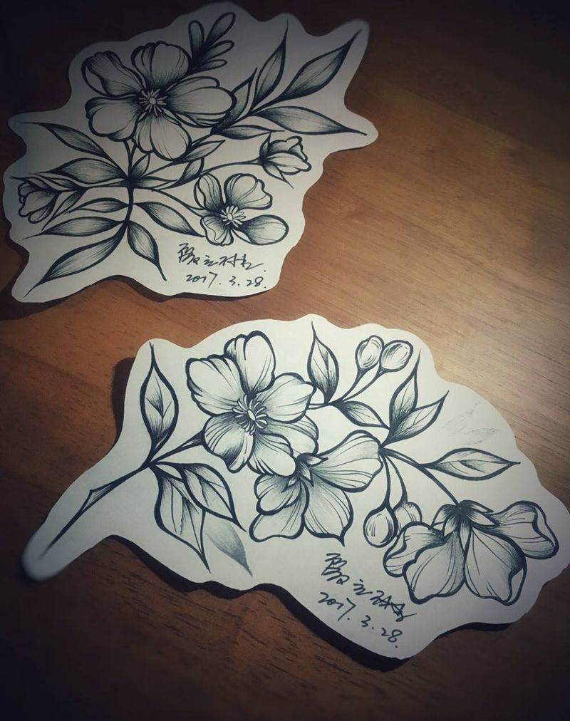 白描花卉纹身图片
