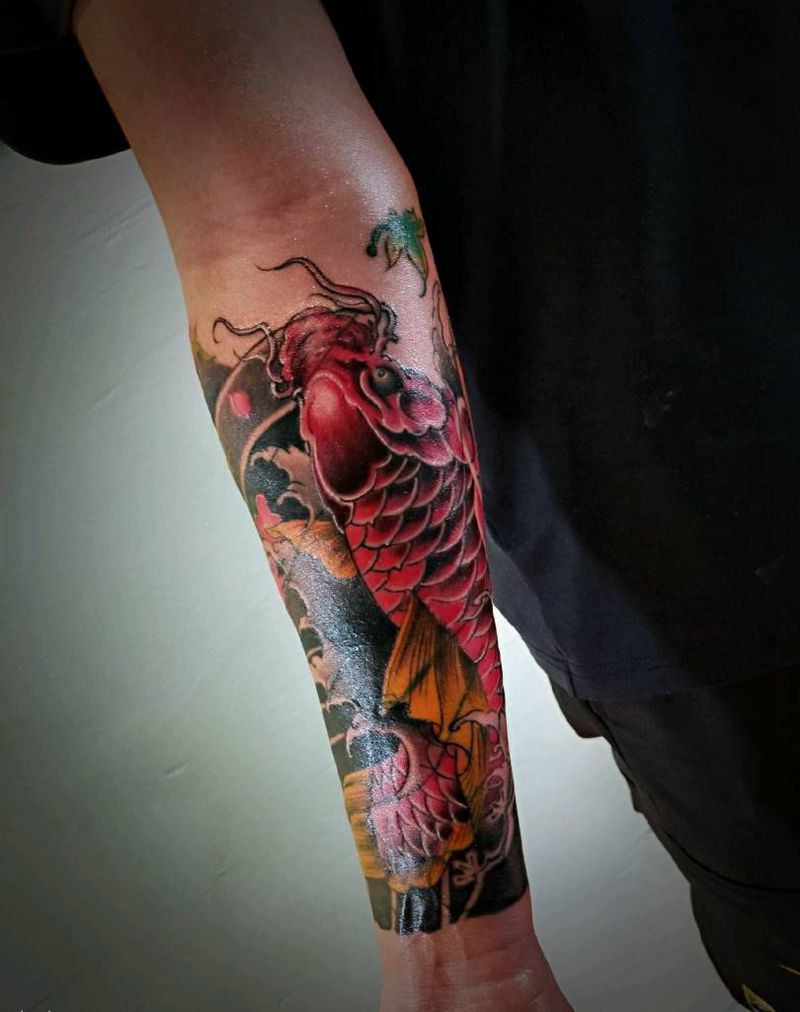 鲤鱼遮盖纹身图片_手臂新传统鱼纹身图案