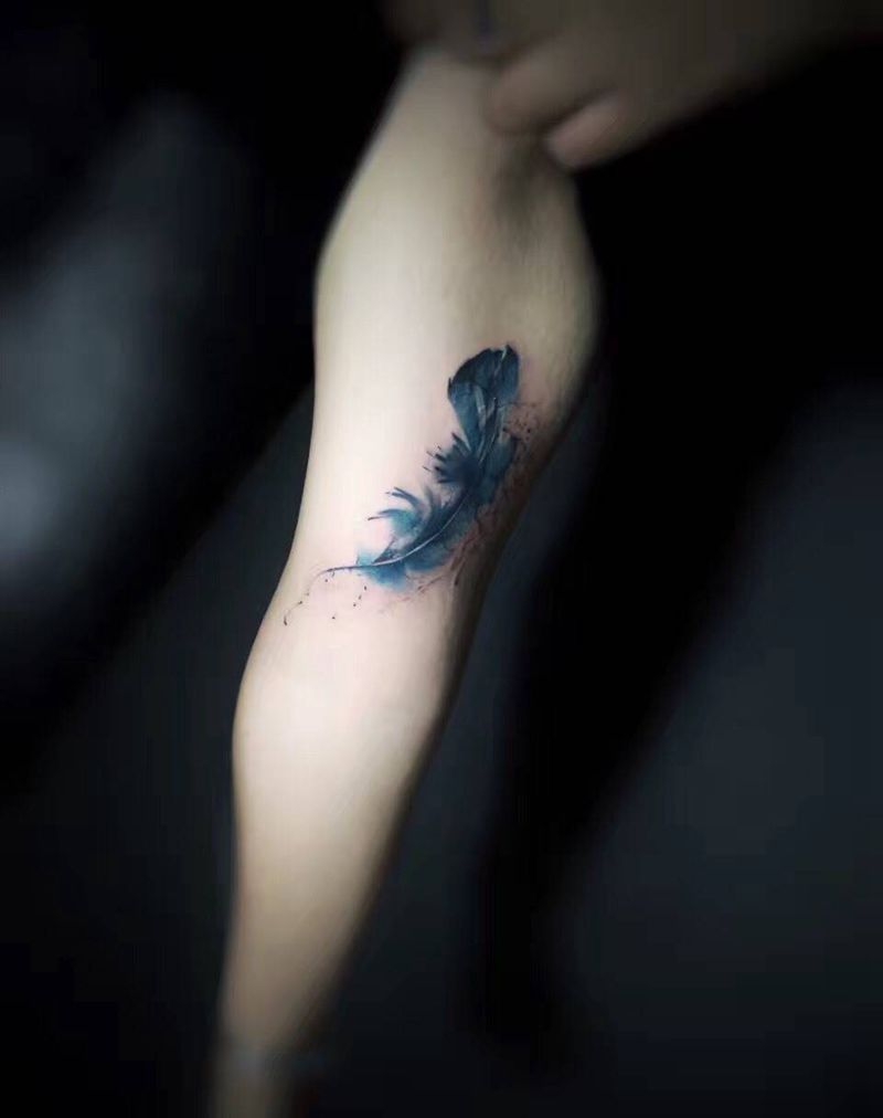 水彩羽毛纹身图片