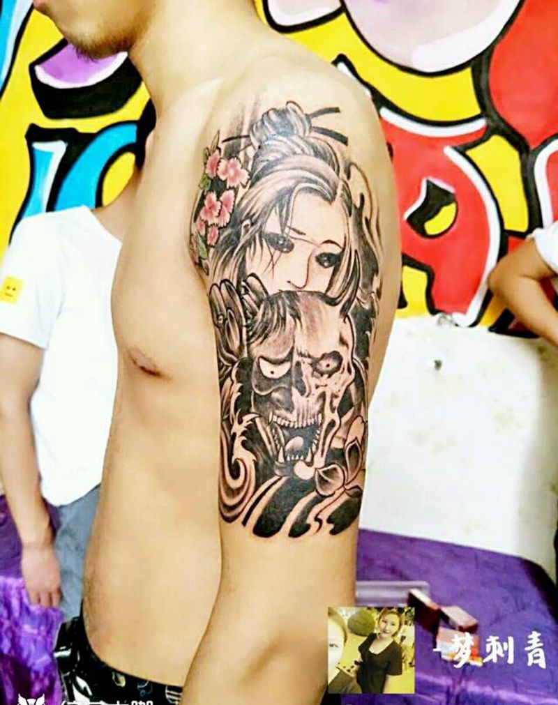 大臂艺妓纹身图片_手臂传统肖像人物静物成品纹身图案