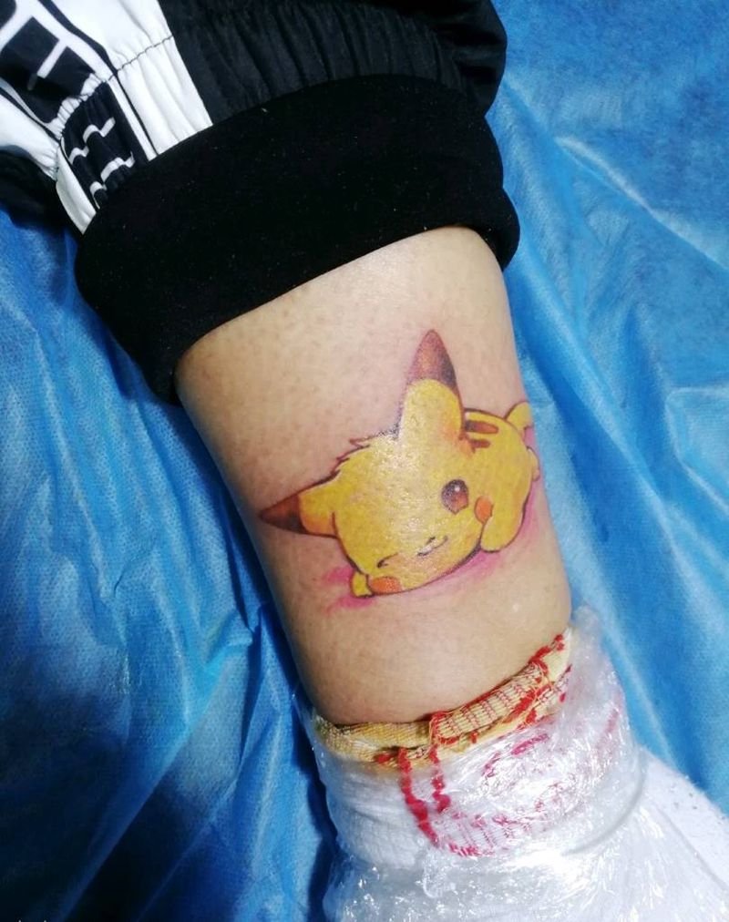 皮卡丘纹身图片_腿部小清新纹身图案