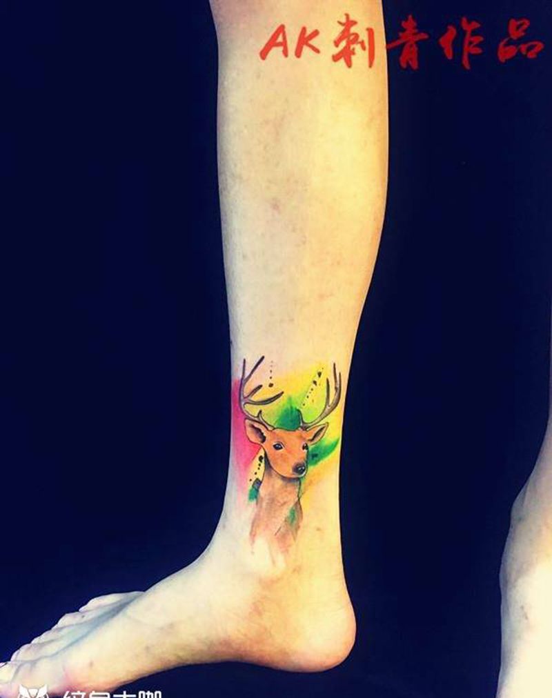 美女伤疤遮盖纹身图片_成品腿部欧美写实动物植物纹身图案