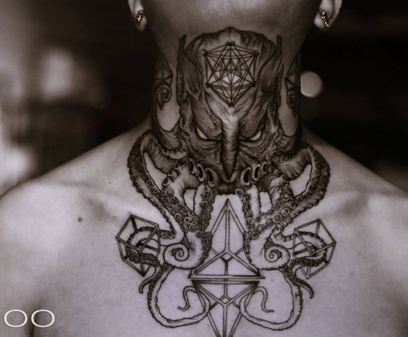 章鱼纹身纹身图片_颈部欧美写实点刺脖子章鱼包头纹身图案