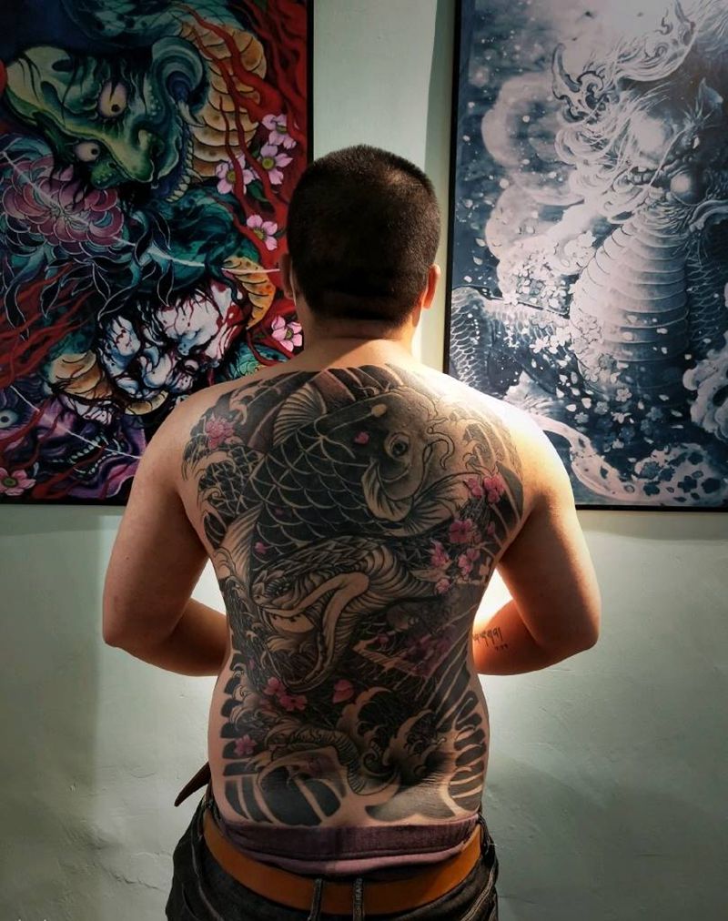 老传统纹身图片_背部老传统纹身图案