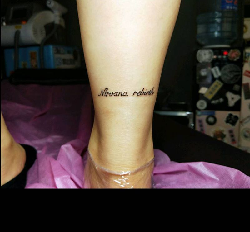 首席纹身师作品！纹身图片_腿部清新字符成品纹身图案