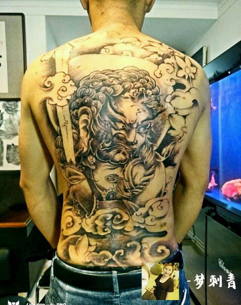 满背不动冥王纹身图片_背部传统肖像写实几何静物鬼神成品纹身图案