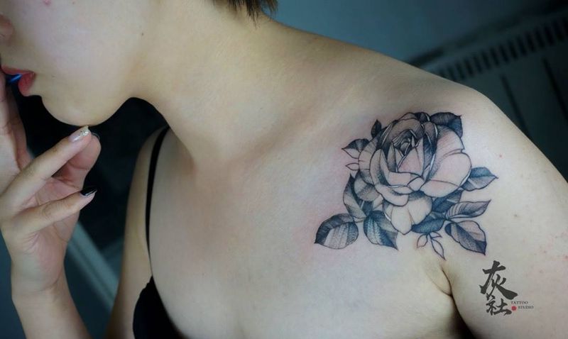肩花纹身图片