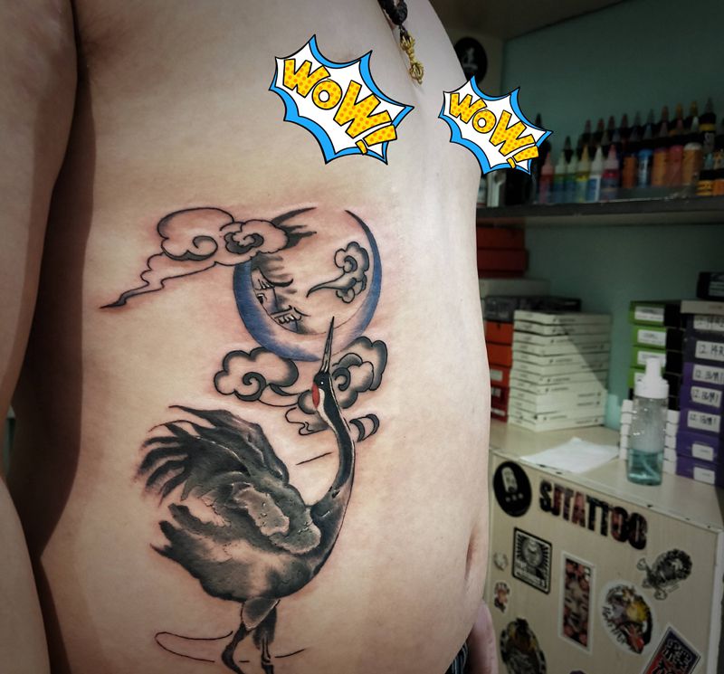 仙鹤纹身图片_腰部水墨纹身图案