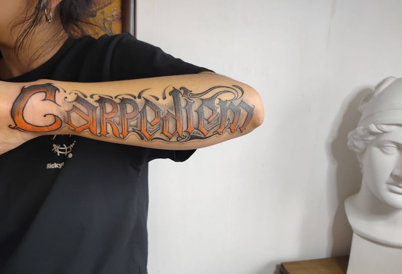 花体英文纹身图片_New School纹身图案