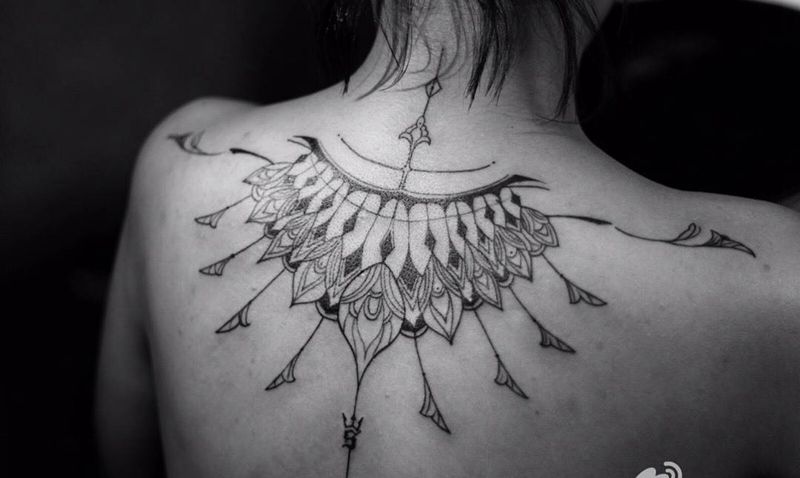 梵花纹身图片_成品背部清新图腾纹身图案