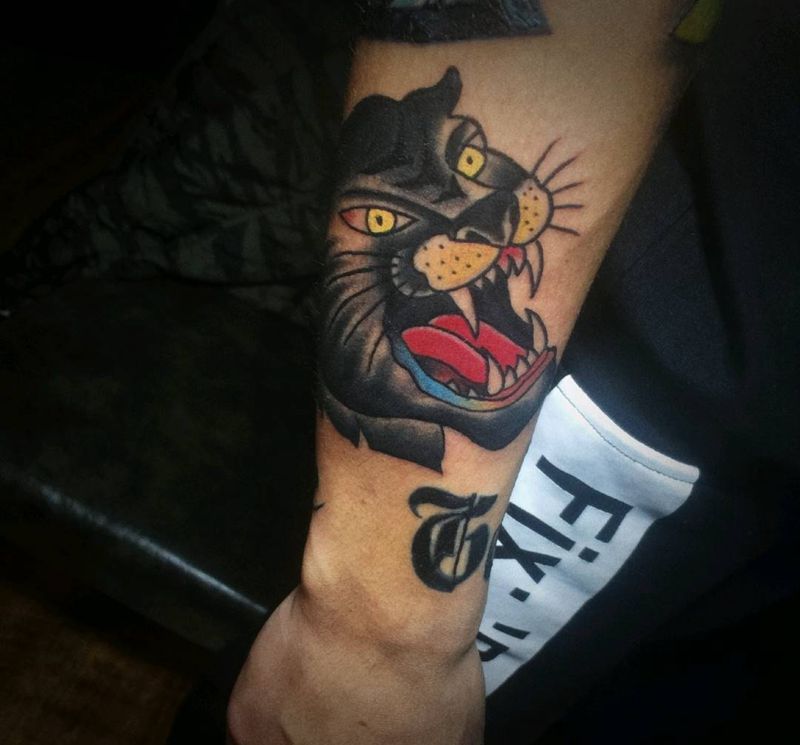 school豹子头纹身图片_手臂Old School豹子纹身图案