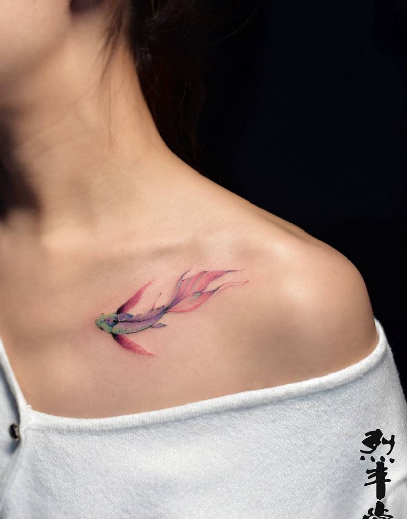 小鱼纹身图片_肩部水彩小鱼小清新纹身图案