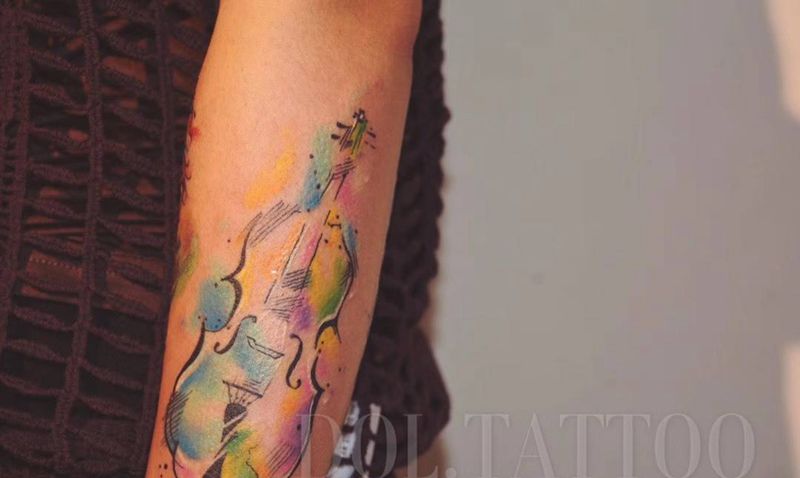 小提琴纹身图片