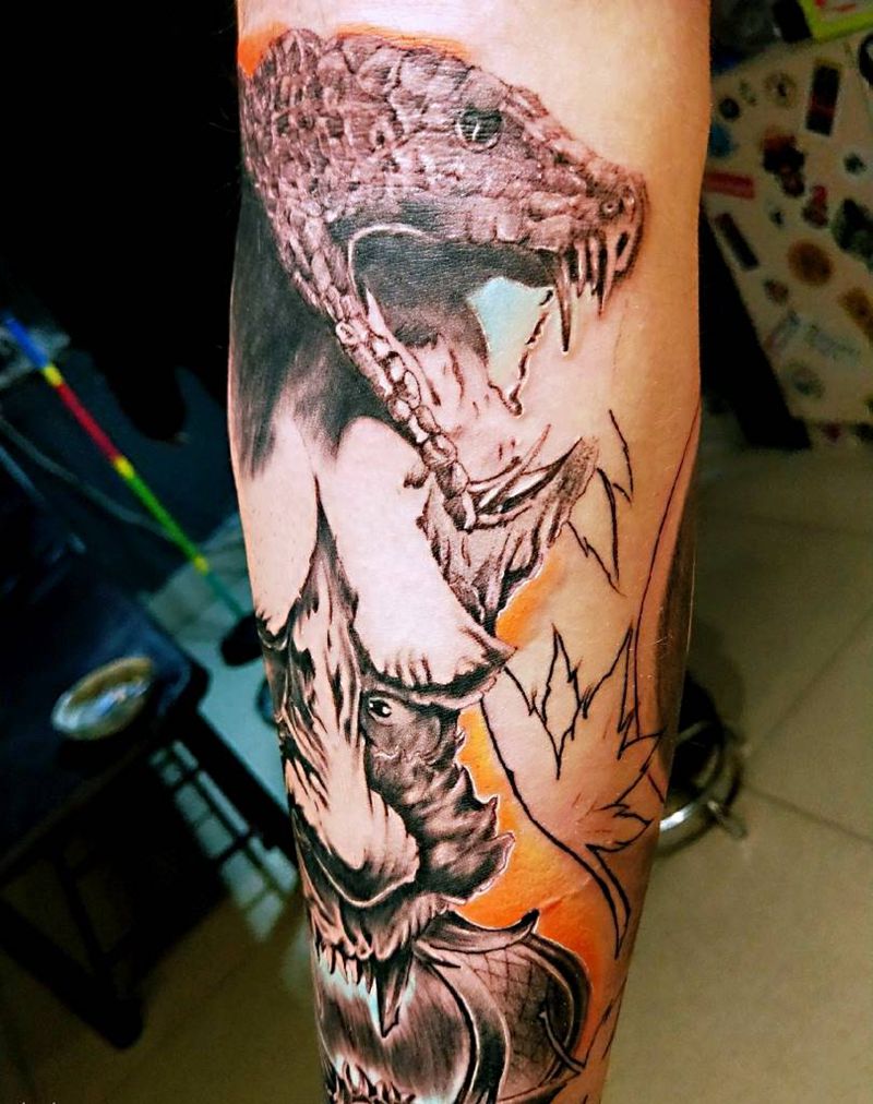 班诺和蛇纹身图片_手臂欧美写实纹身图案