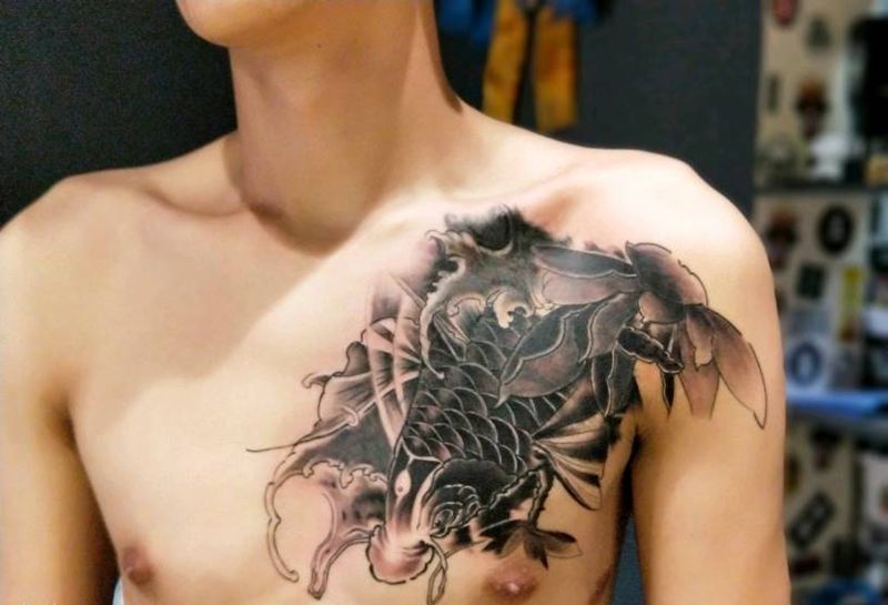 遮盖纹身图片_胸部老传统新传统纹身图案