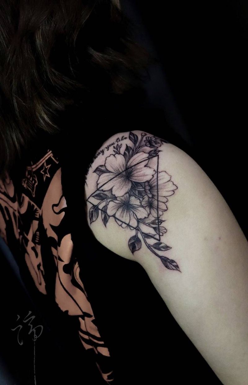 花纹身图片_手臂点刺小清新纹身图案