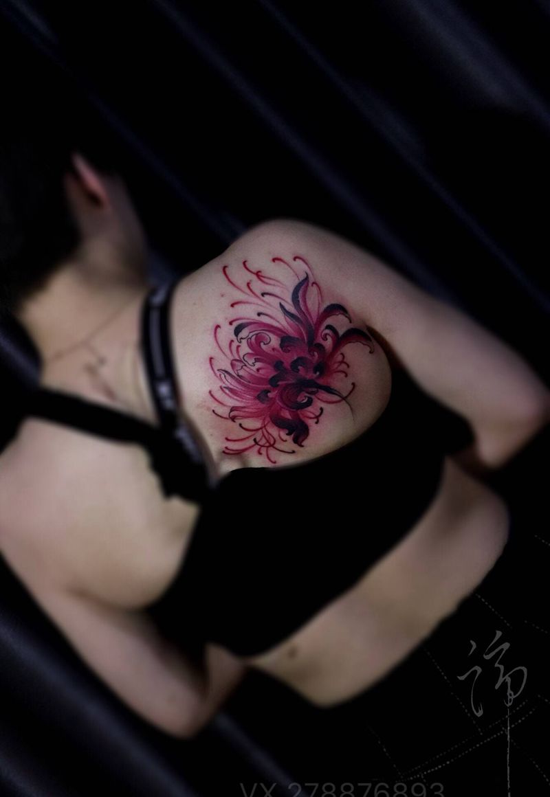 花纹身图片_肩部水彩花纹身图案