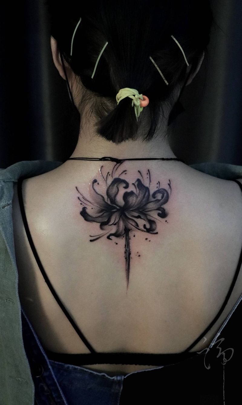 彼岸花纹身图片_颈部水彩彼岸花纹身图案