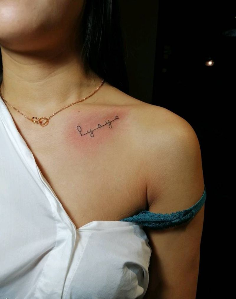 小清新字母纹身图片_颈部花体字纹身图案