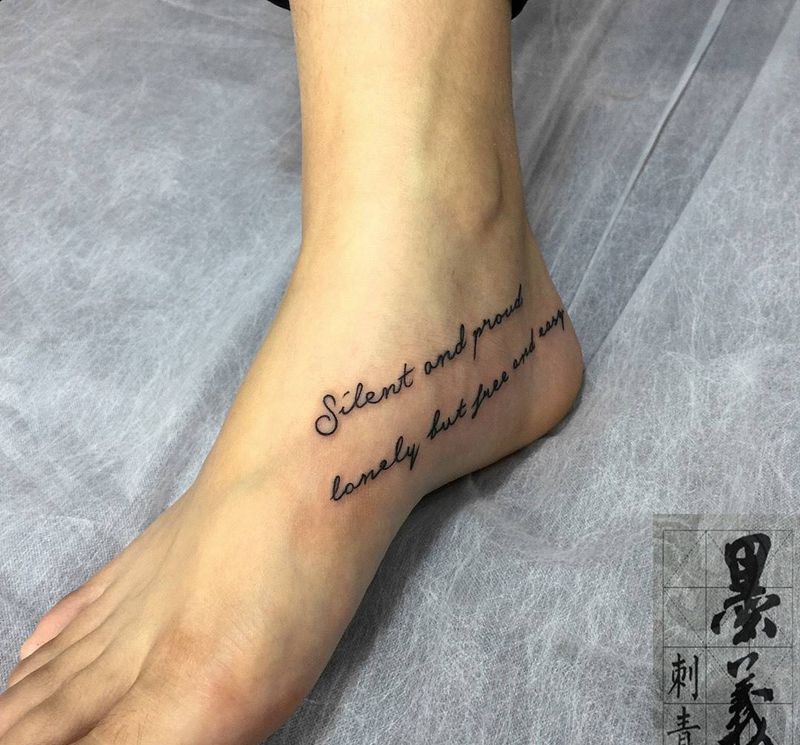 脚面字母纹身图片_贴纸手部肩部颈部成品植物静物动物胸部纹身图案