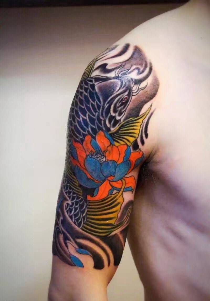 鲤鱼遮盖纹身图片