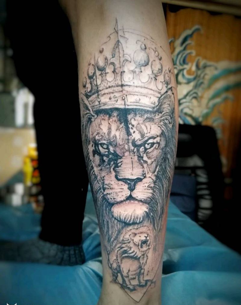 狮子纹身图片_肩部手臂动物纹身图案