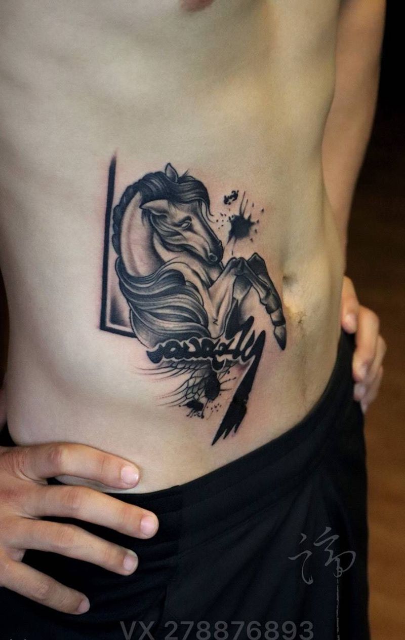 马纹身图片_成品肩部胸部背部腰部手臂腹部欧美习俗动物纹身图案