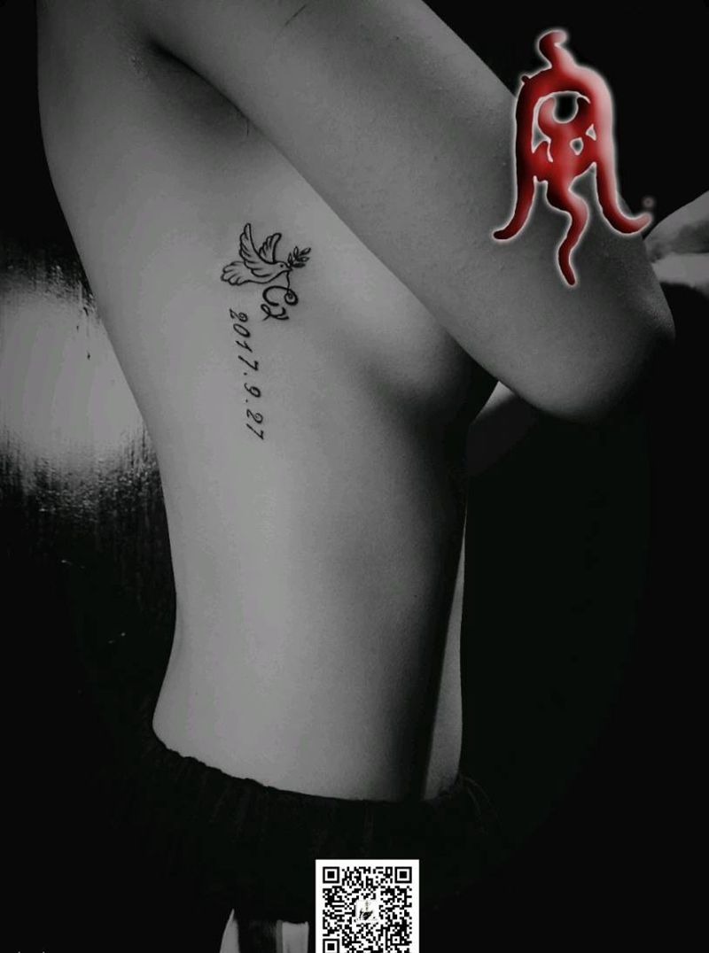 小图纹身图片_腰部清新宇刺青成品纹身图案