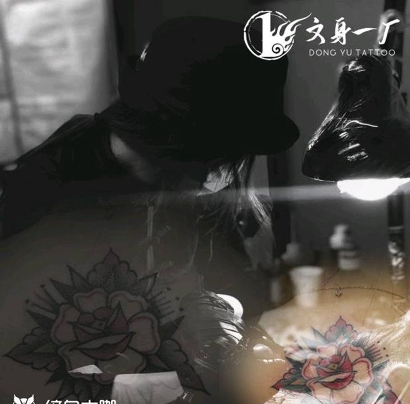 School小花纹身图片_Old School纹身图案