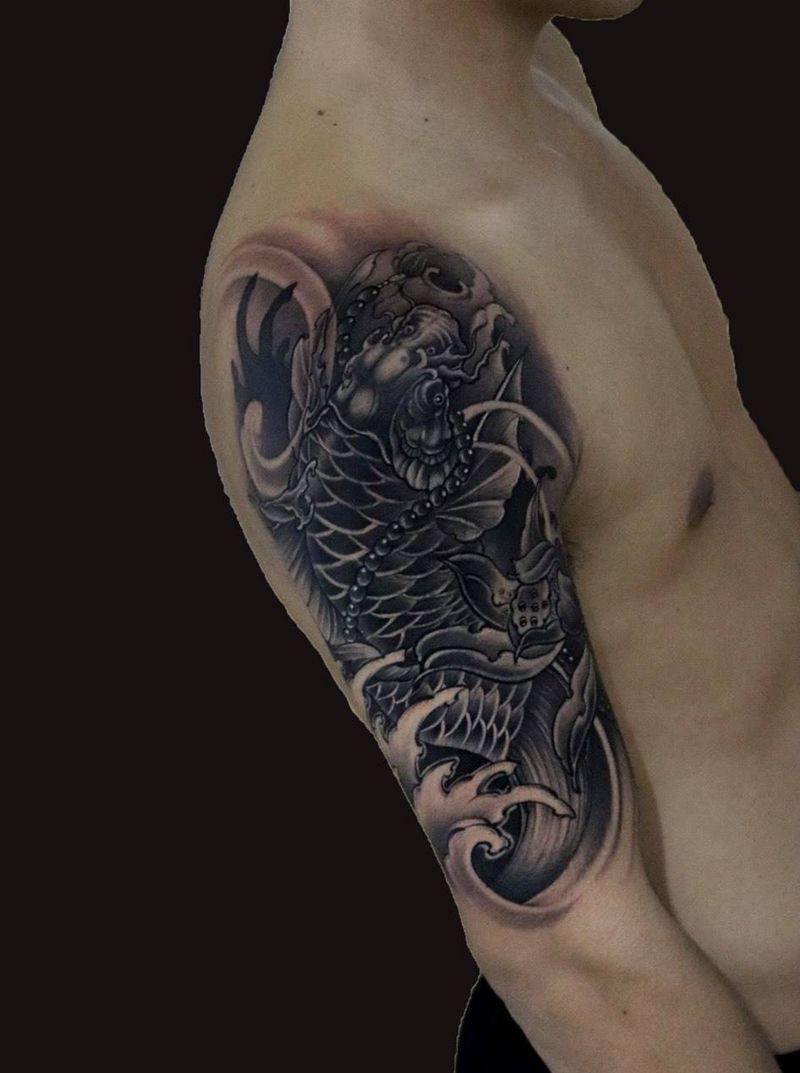 鲤鱼纹身图片_手臂老传统鲤鱼纹身图案